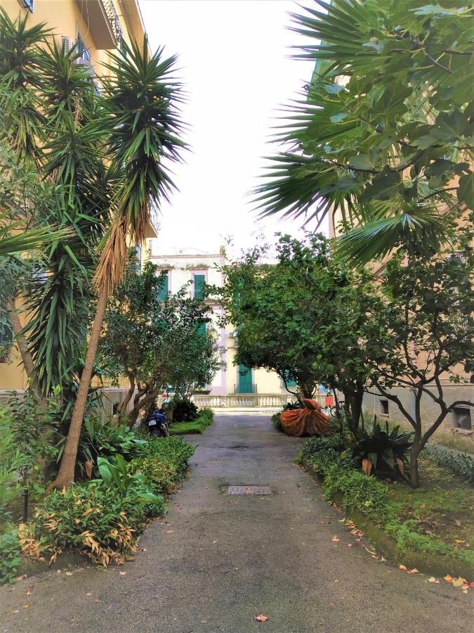 Non Ci Resta Che Napoli Bed & Breakfast Екстериор снимка